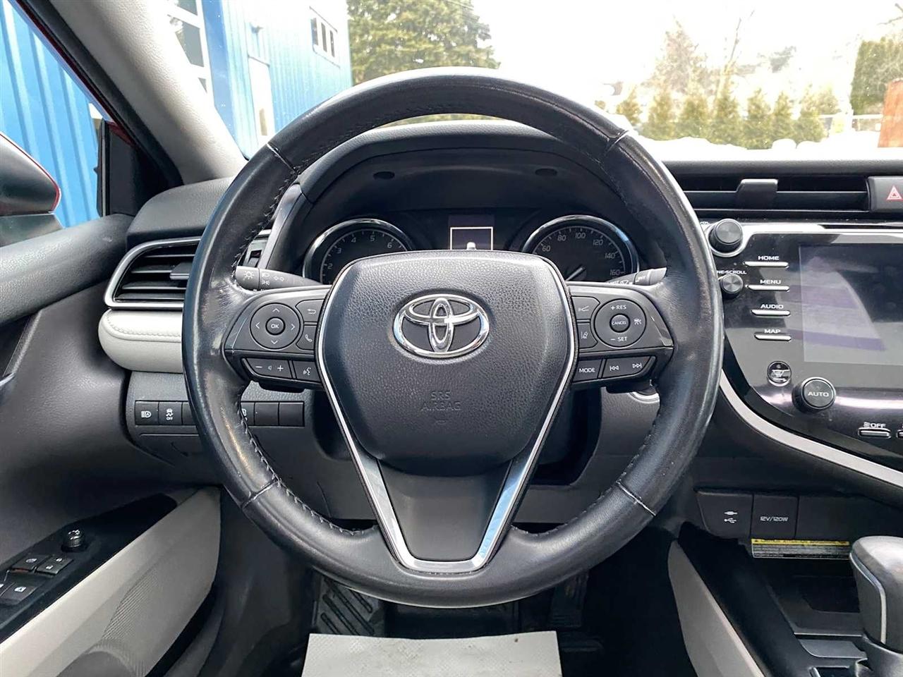 Toyota Camry SE 2019