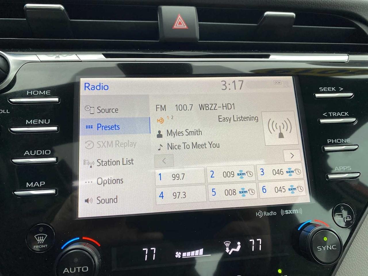 Toyota Camry SE 2019