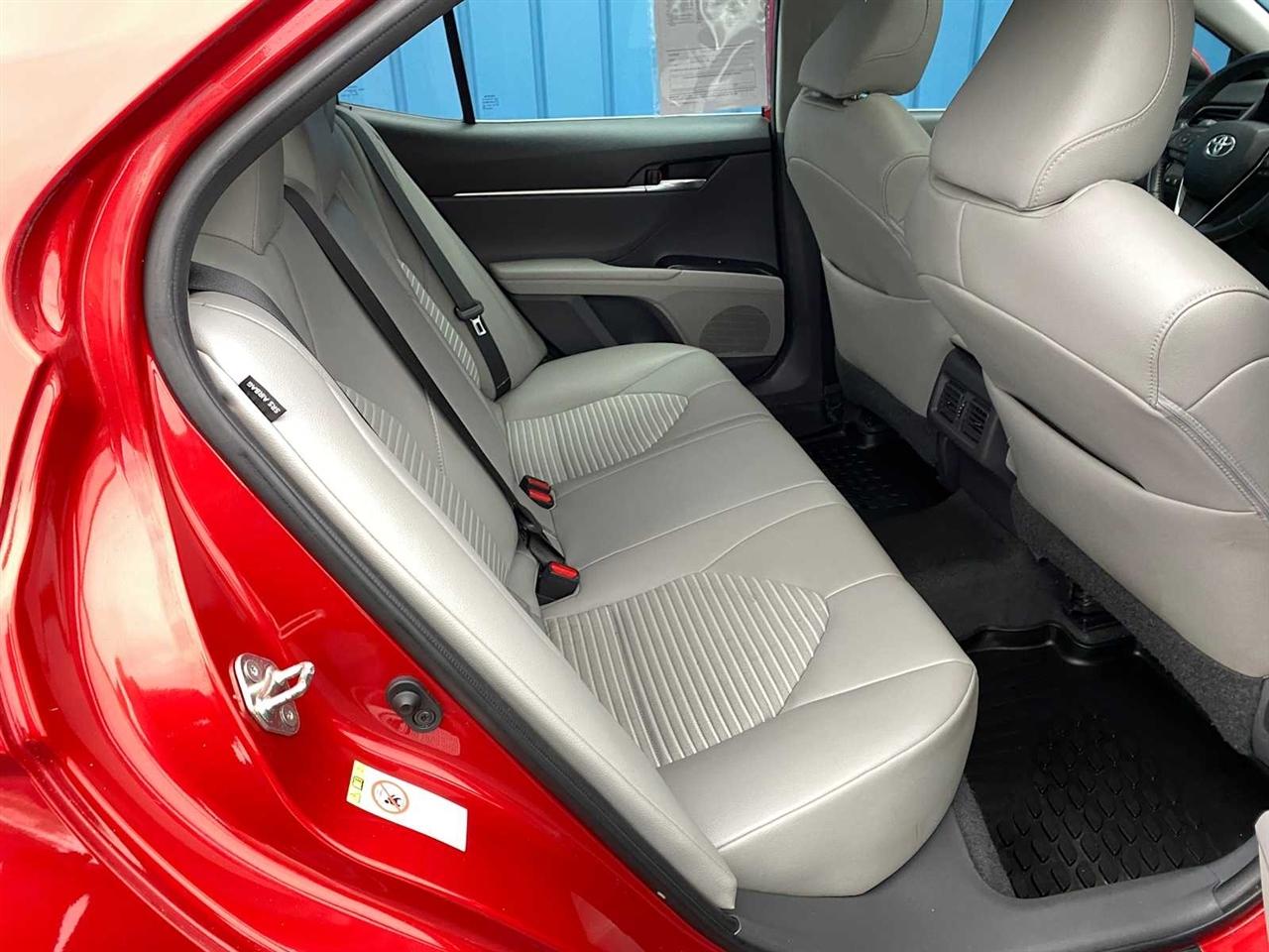 Toyota Camry SE 2019