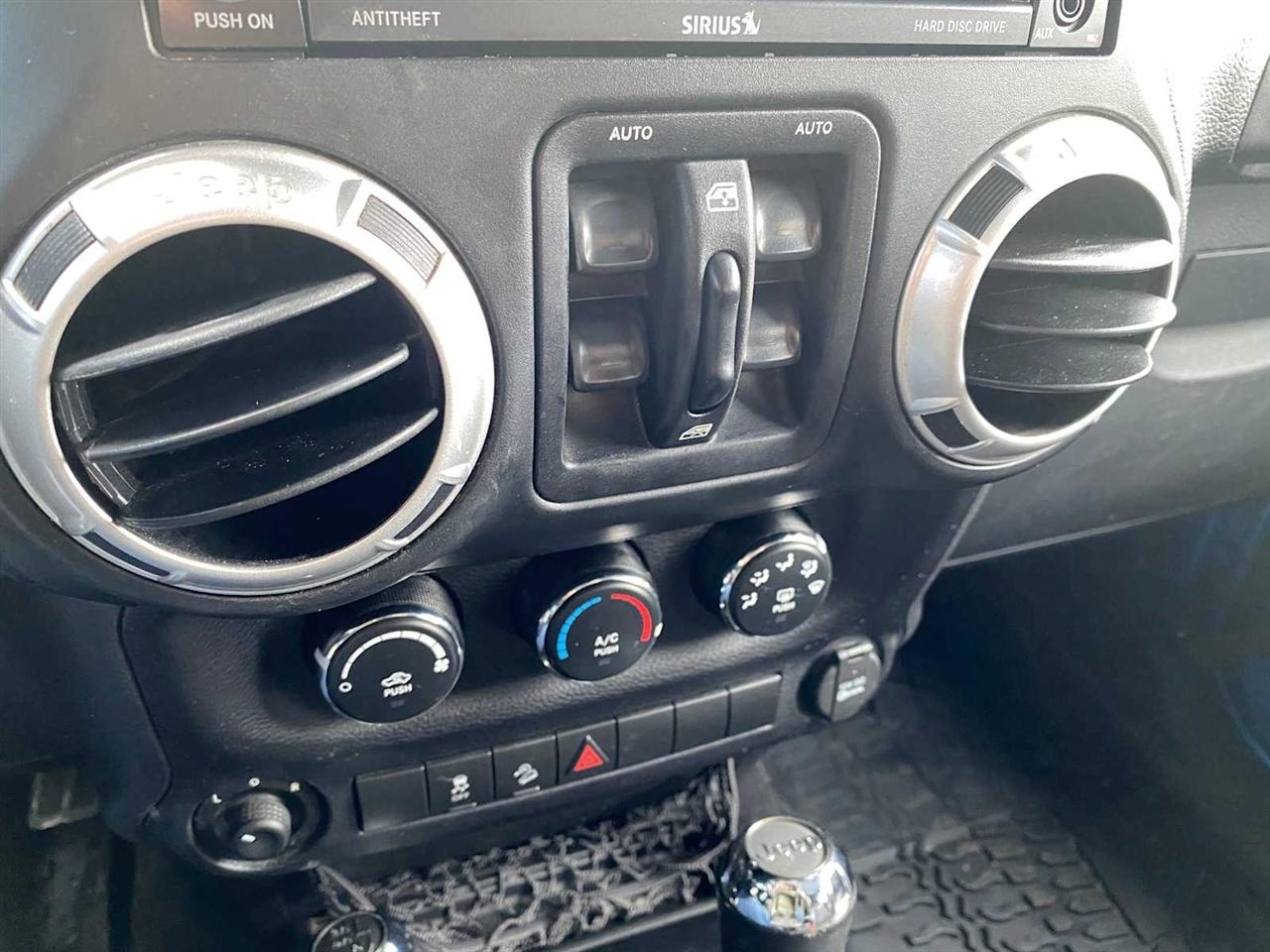 Jeep Wrangler Unlimited Sport 4WD 2014