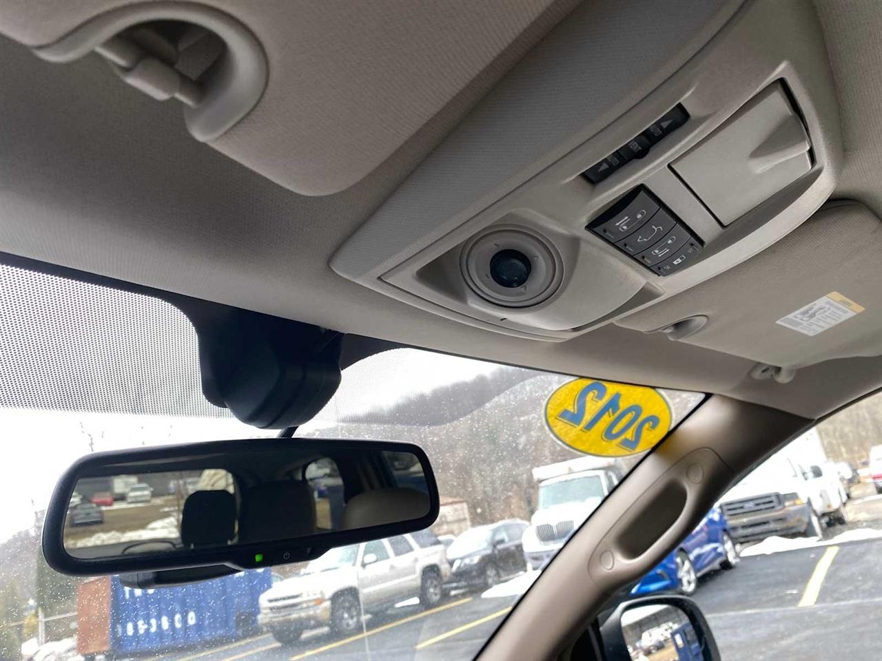 Chrysler Town & Country Touring-L 2012