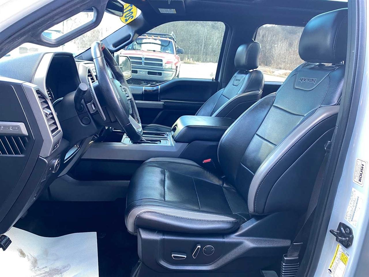 Ford F-150 Raptor SuperCrew 4WD 2017