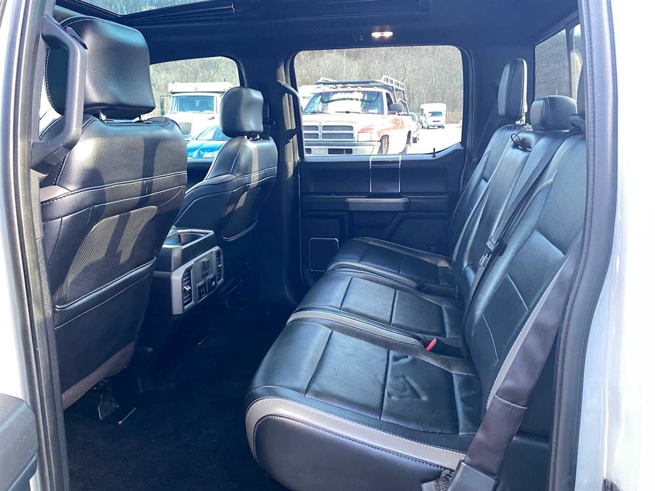 Ford F-150 Raptor SuperCrew 4WD 2017