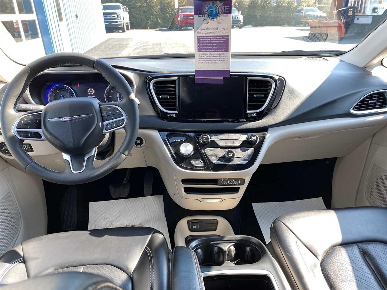 Chrysler Pacifica Touring L 2023