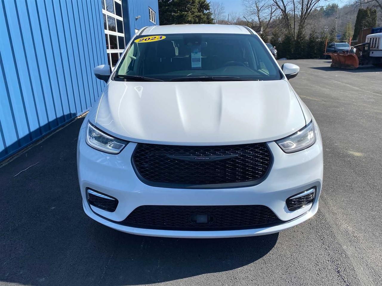 Chrysler Pacifica Touring L 2023