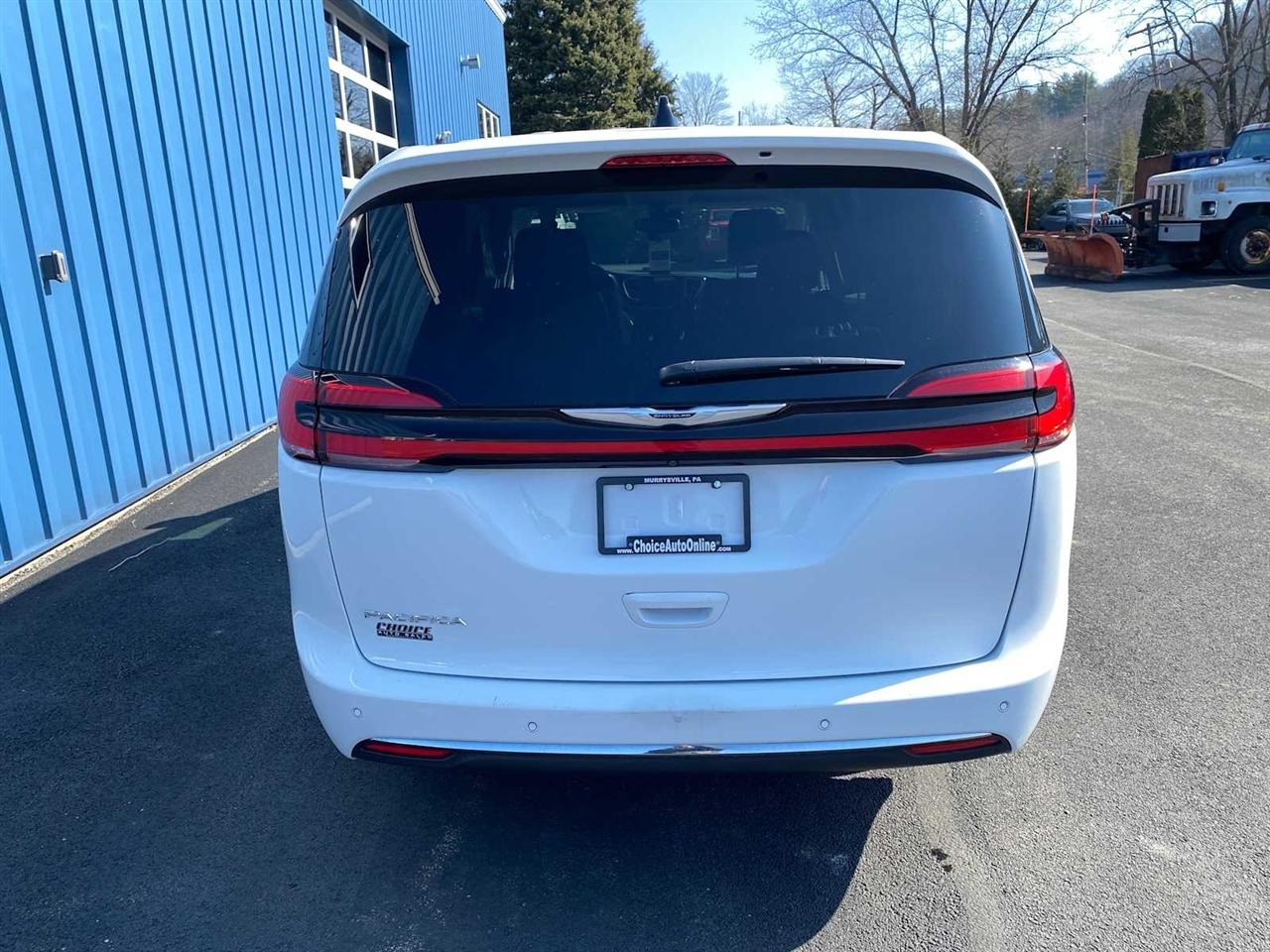 Chrysler Pacifica Touring L 2023