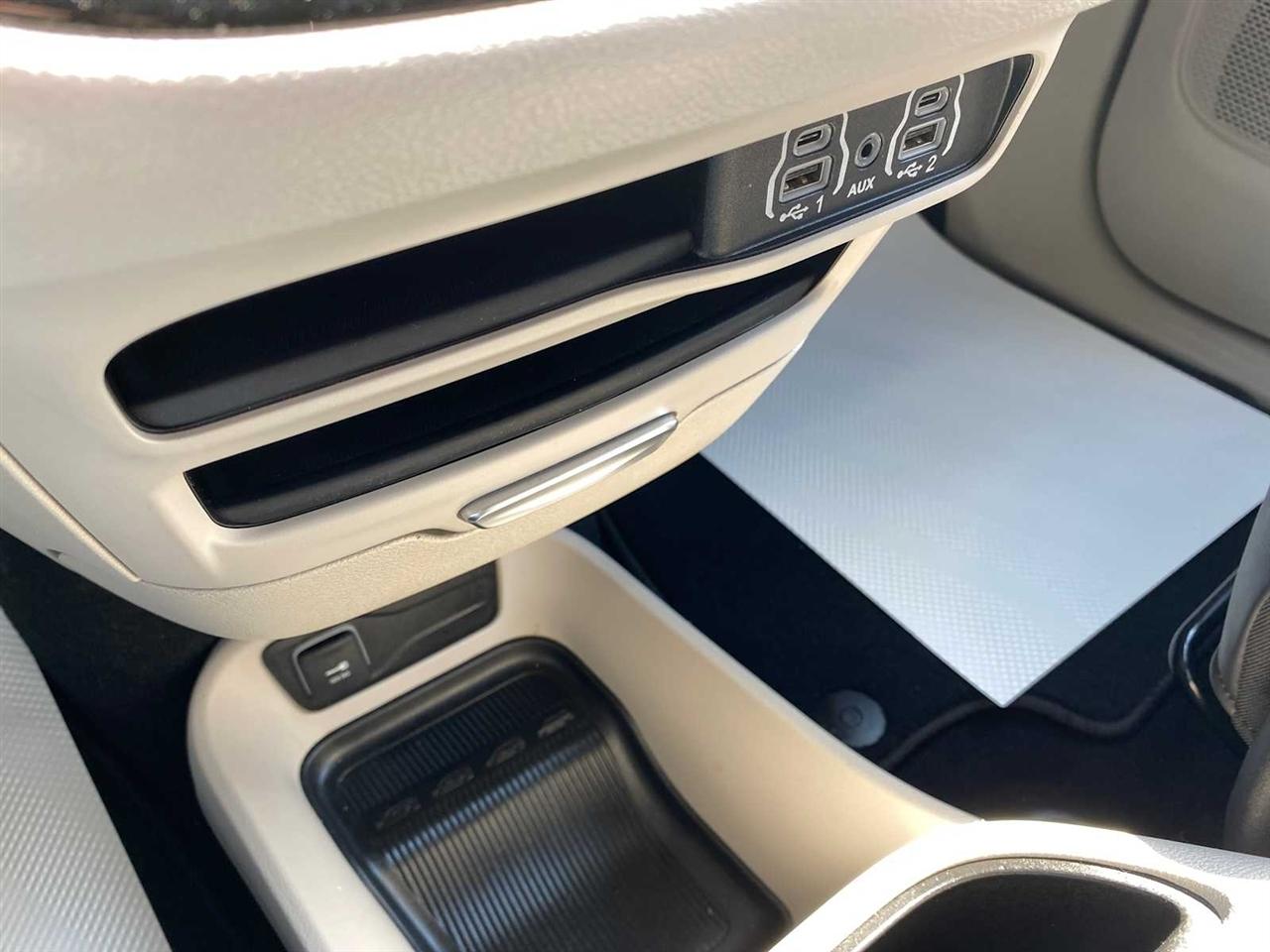 Chrysler Pacifica Touring L 2023