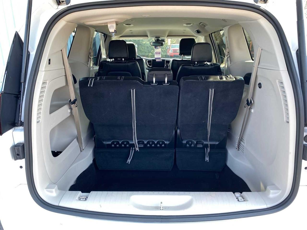 Chrysler Pacifica Touring L 2023