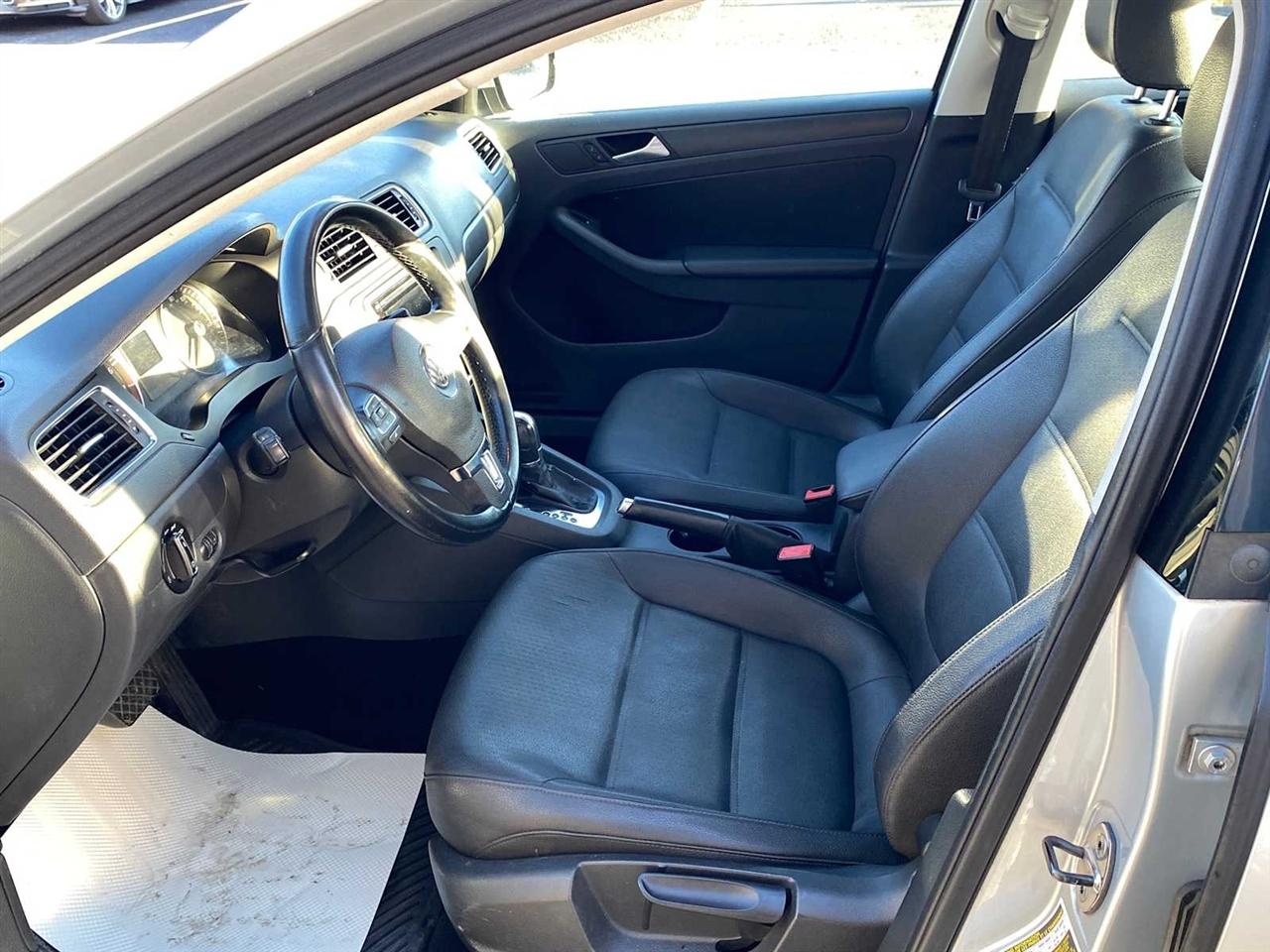 Volkswagen Jetta SE 2012