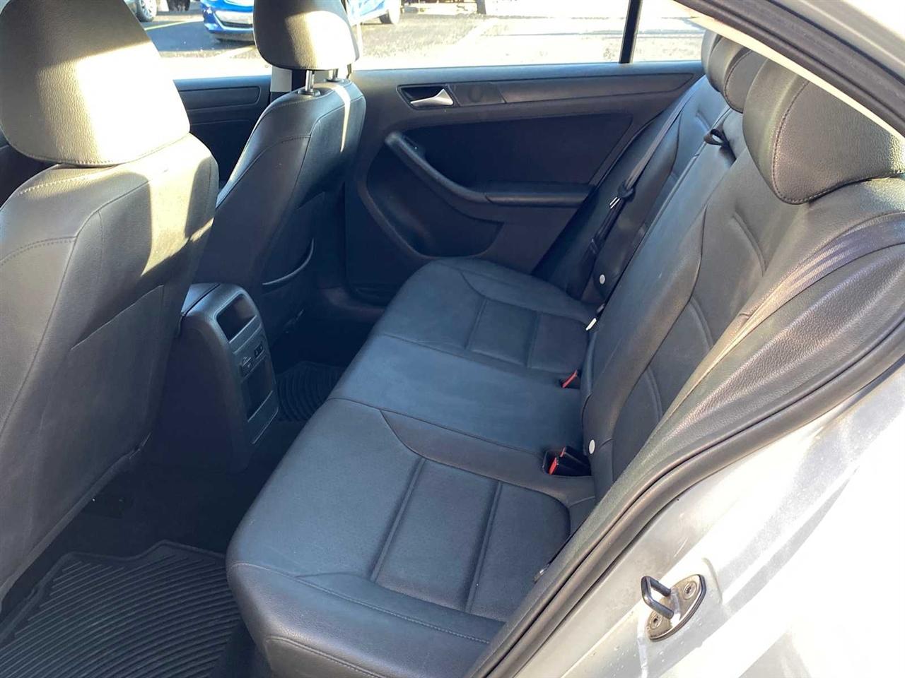 Volkswagen Jetta SE 2012