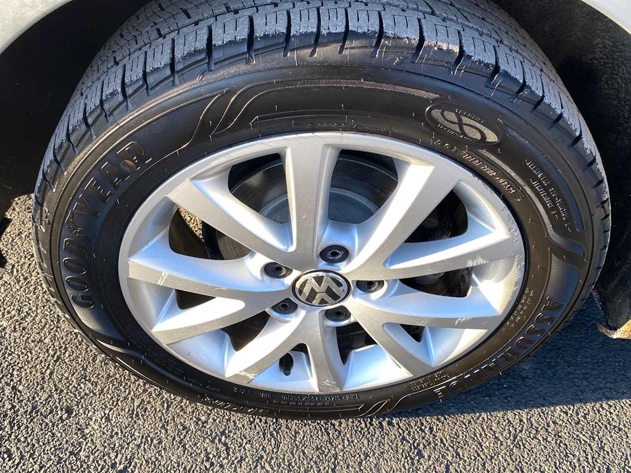 Volkswagen Jetta SE 2012