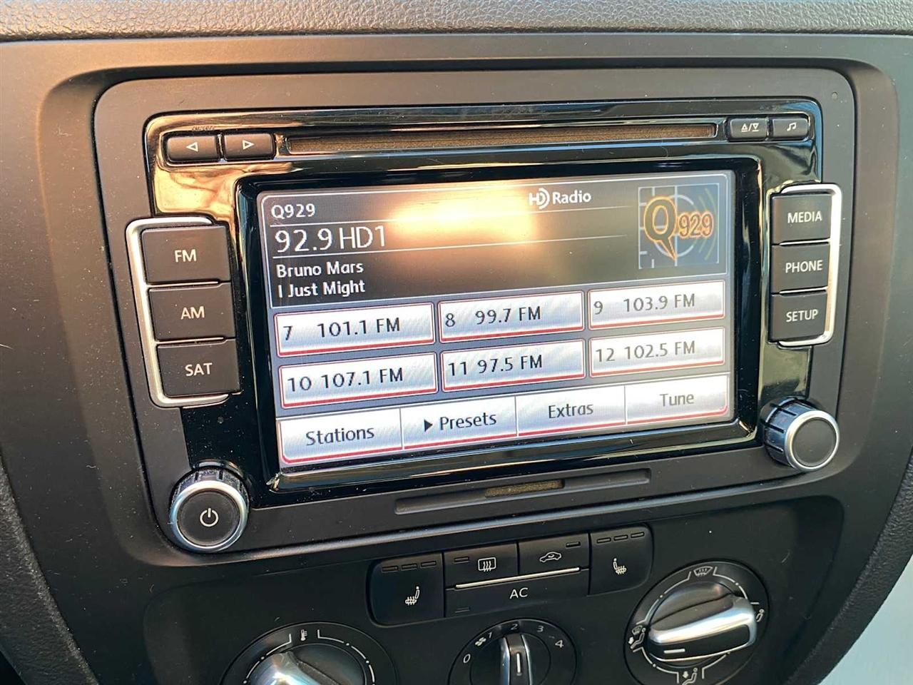 Volkswagen Jetta SE 2012