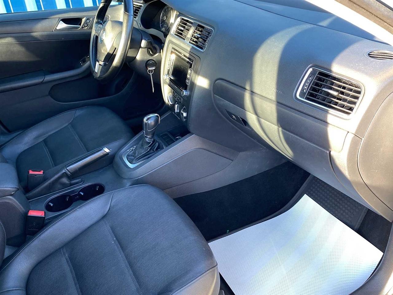 Volkswagen Jetta SE 2012