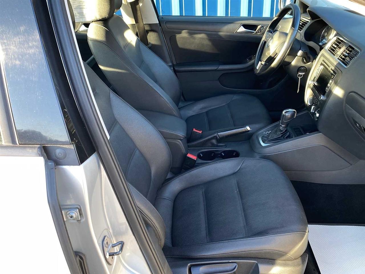 Volkswagen Jetta SE 2012