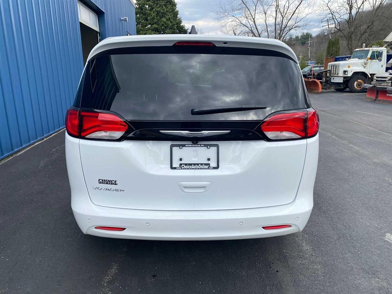 Chrysler Voyager LX 2024