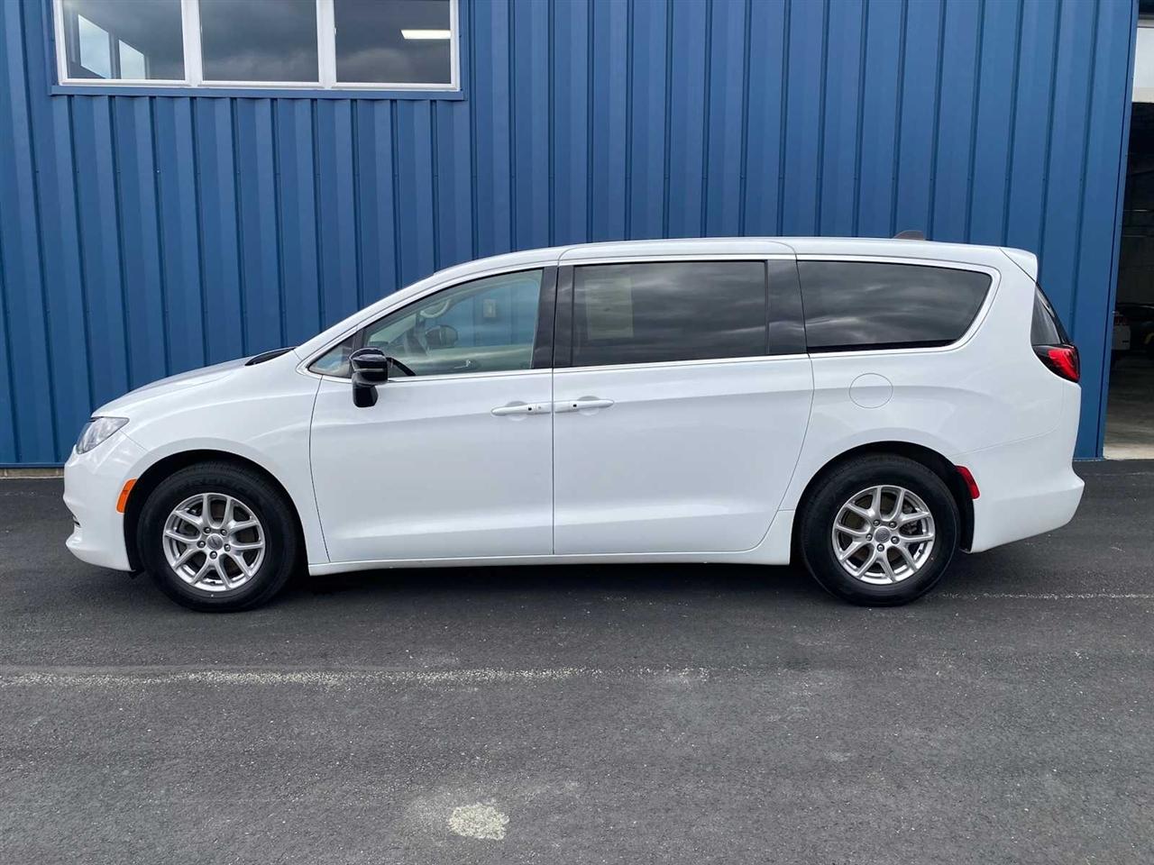 Chrysler Voyager LX 2024