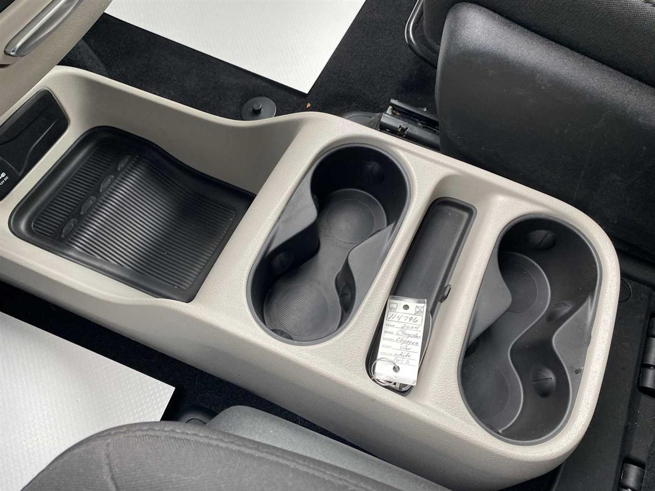 Chrysler Voyager LX 2024