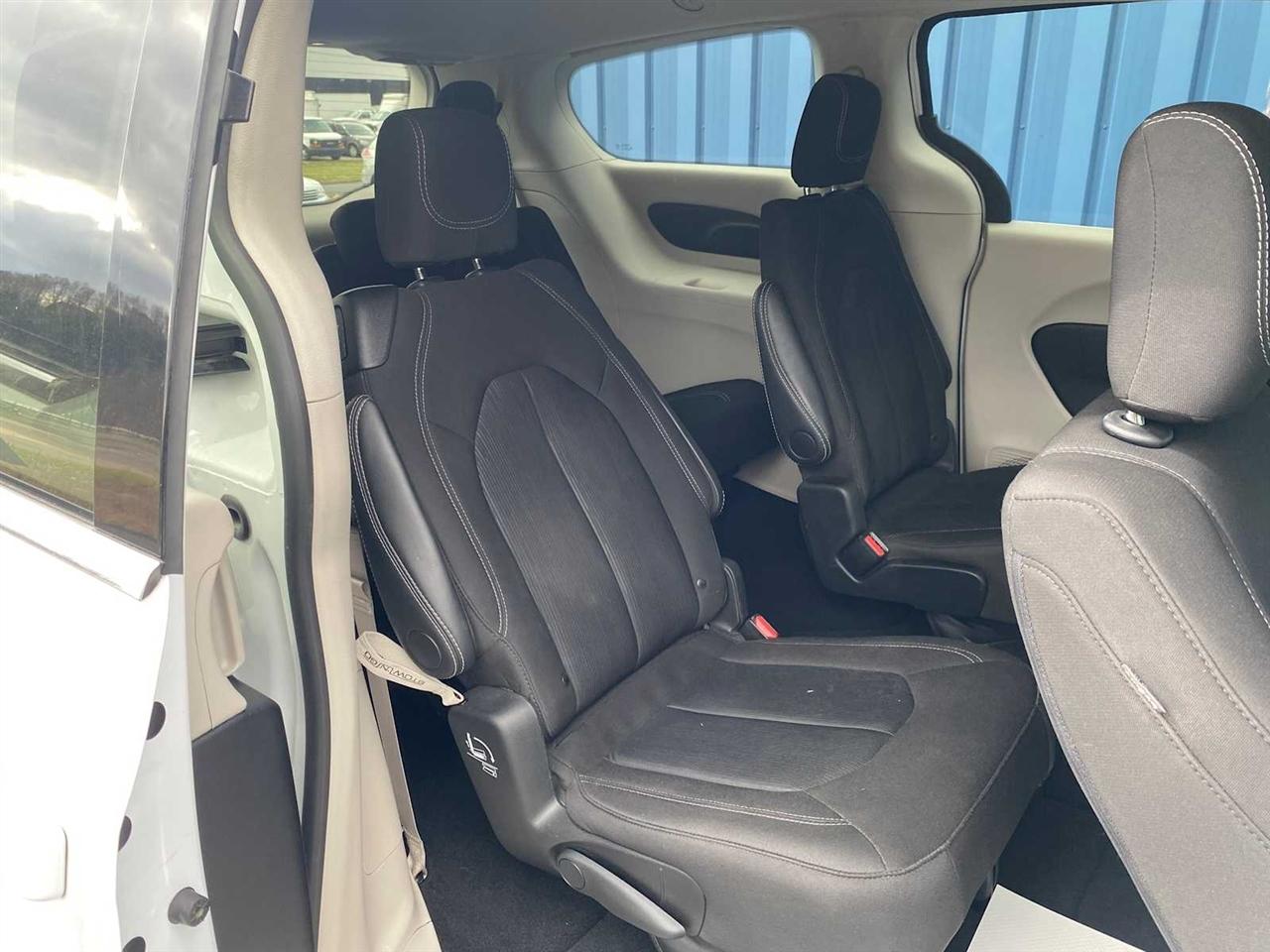 Chrysler Voyager LX 2024