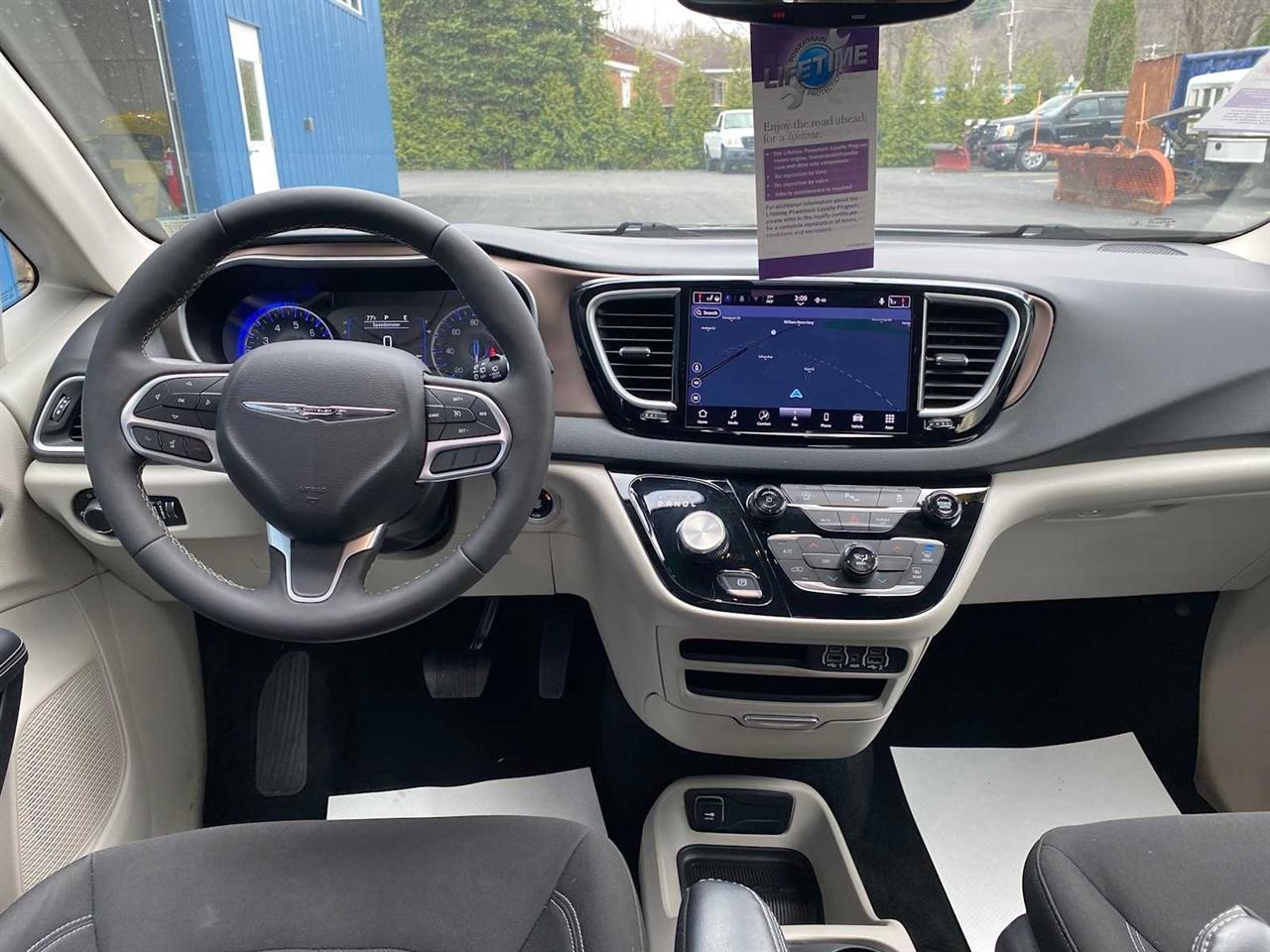 Chrysler Voyager LX 2024