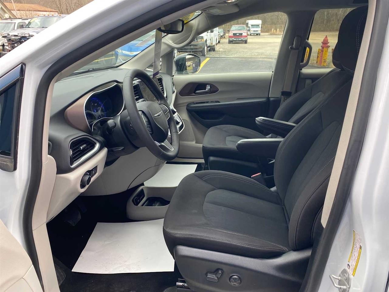 Chrysler Voyager LX 2024