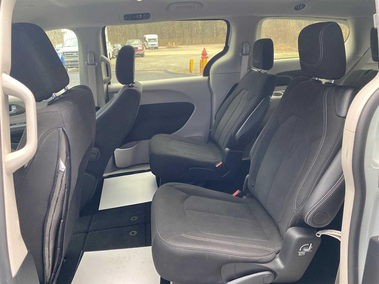 Chrysler Voyager LX 2024