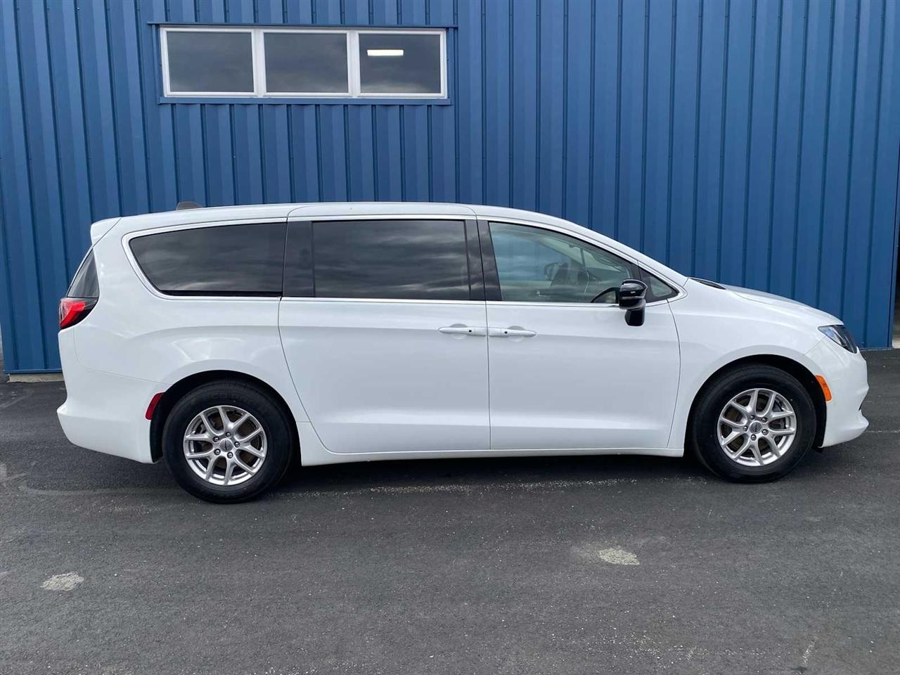 Chrysler Voyager LX 2024