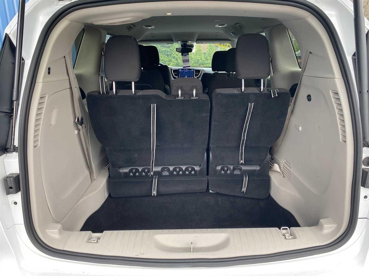 Chrysler Voyager LX 2024