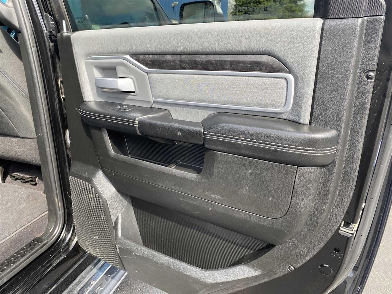 RAM 3500 Big Horn Crew Cab LWB 4WD DRW 2022