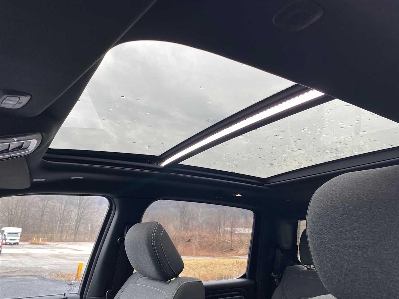 RAM 1500 Big Horn Crew Cab SWB 4WD 2019