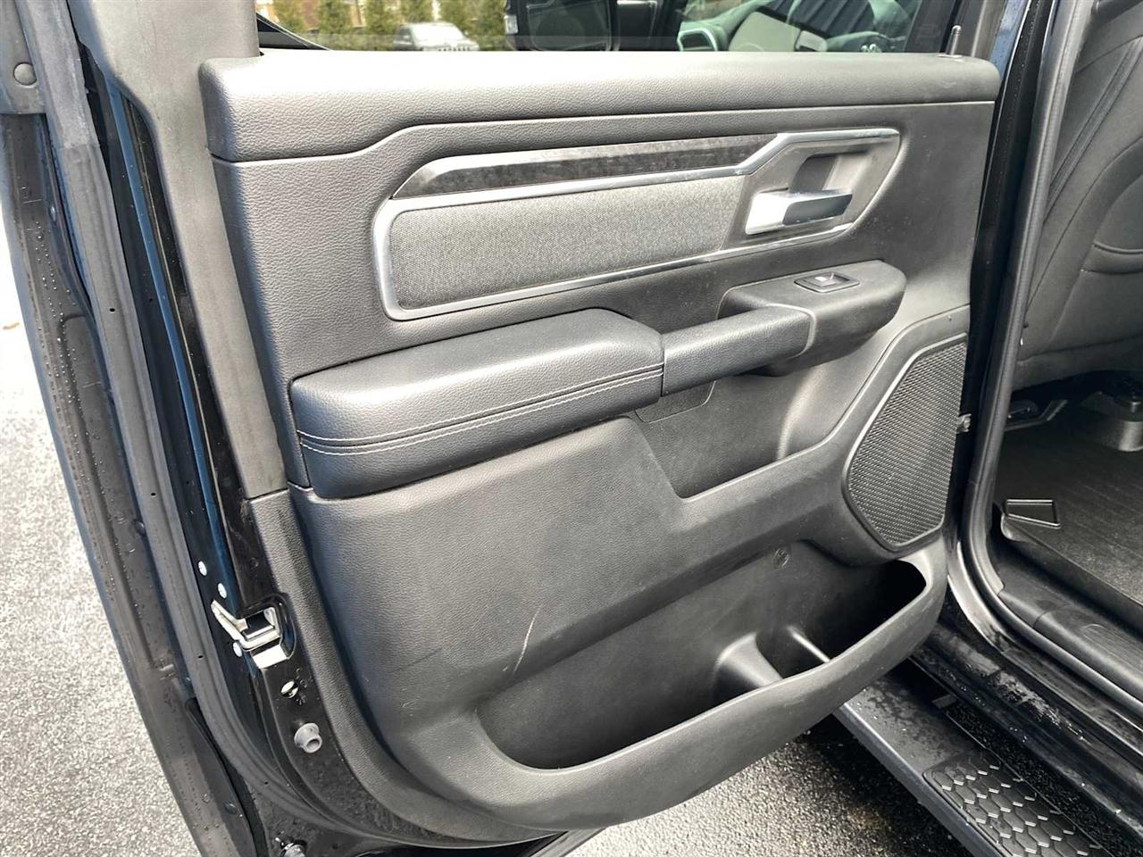 RAM 1500 Big Horn Crew Cab SWB 4WD 2019