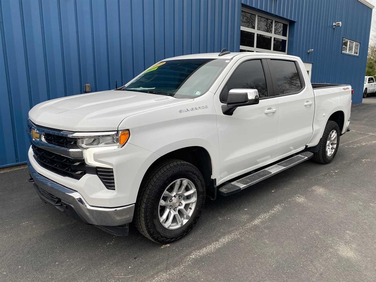 Chevrolet Silverado 1500 LT Crew Cab 4WD 2023