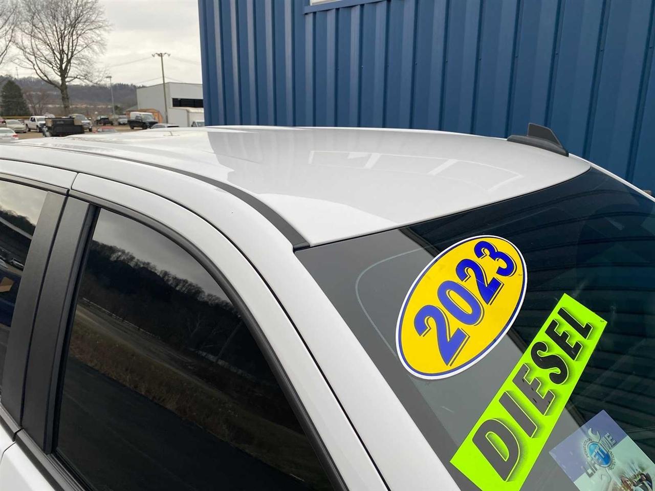 Chevrolet Silverado 1500 LT Crew Cab 4WD 2023