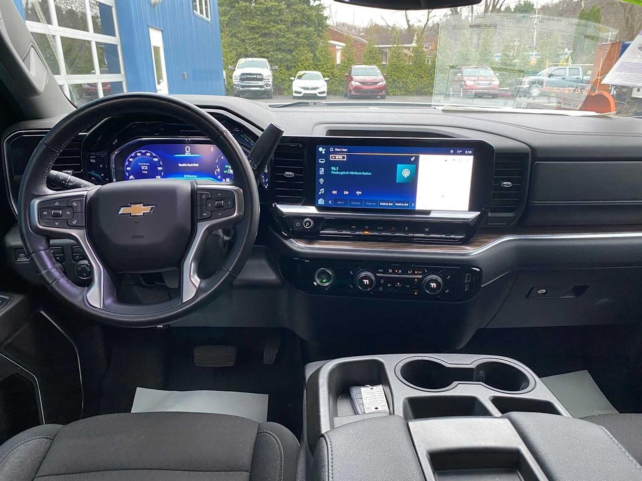 Chevrolet Silverado 1500 LT Crew Cab 4WD 2023