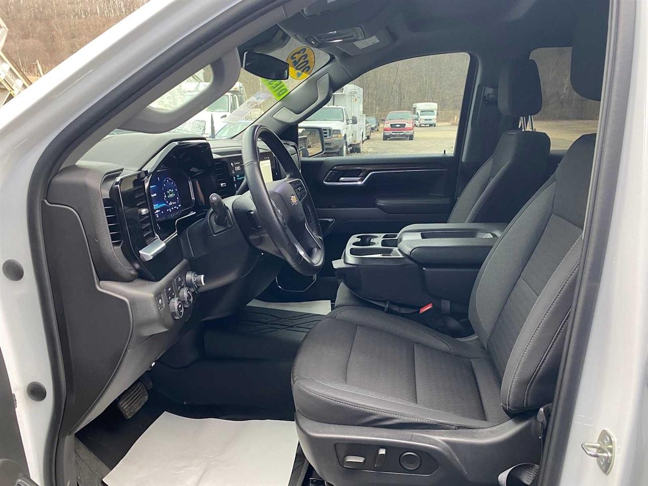 Chevrolet Silverado 1500 LT Crew Cab 4WD 2023