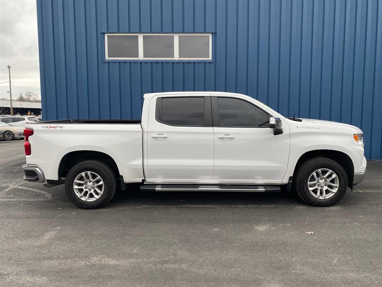 Chevrolet Silverado 1500 LT Crew Cab 4WD 2023