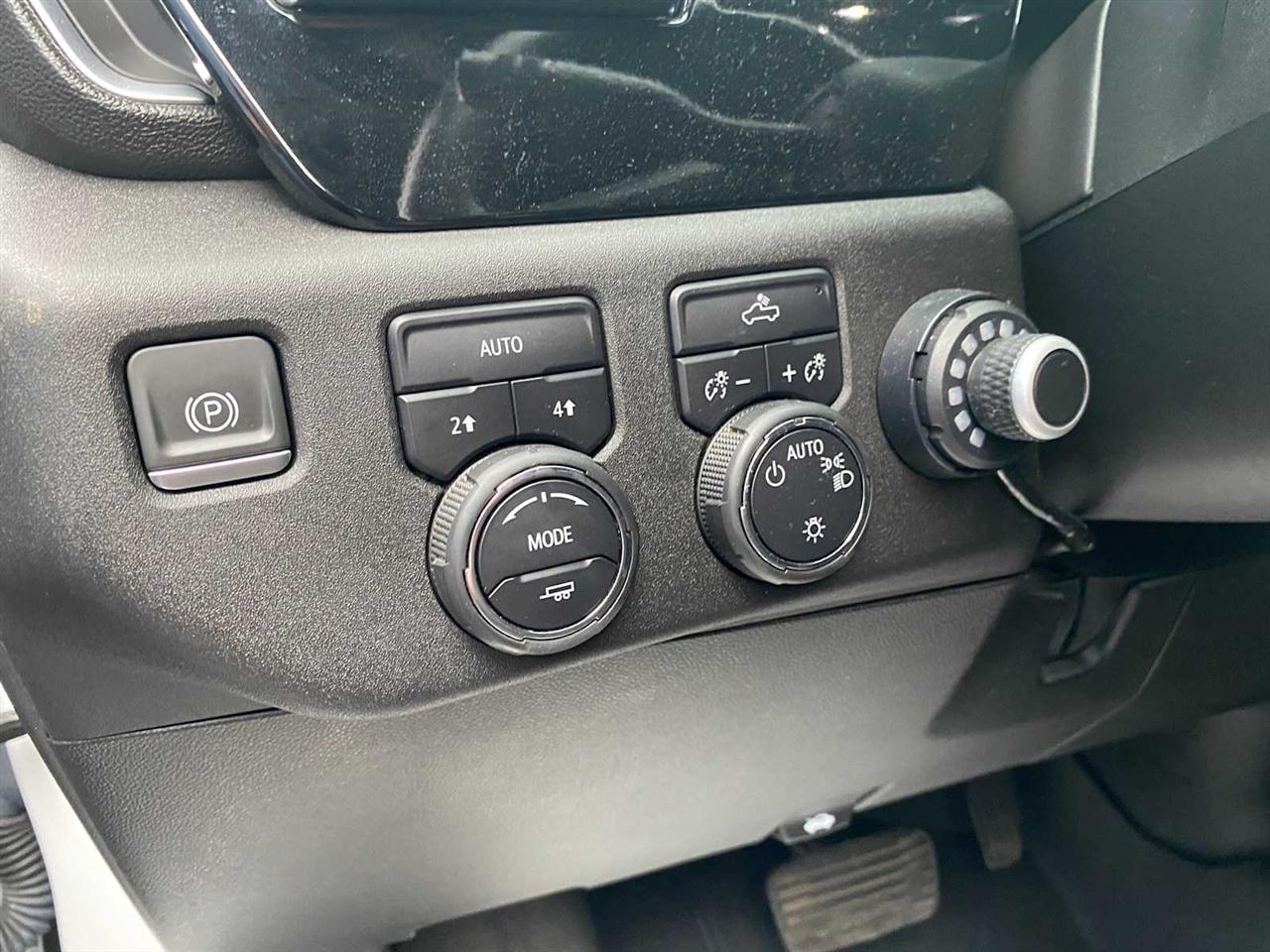 Chevrolet Silverado 1500 LT Crew Cab 4WD 2023