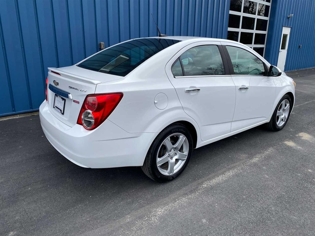 Chevrolet Sonic LTZ Auto Sedan 2014