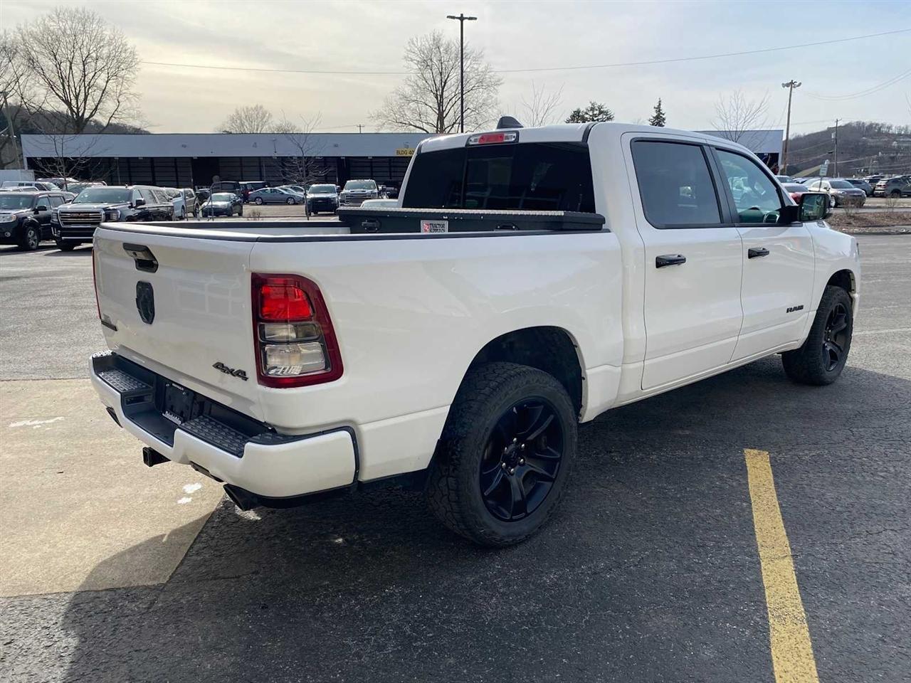 RAM 1500 Big Horn Crew Cab SWB 4WD 2023