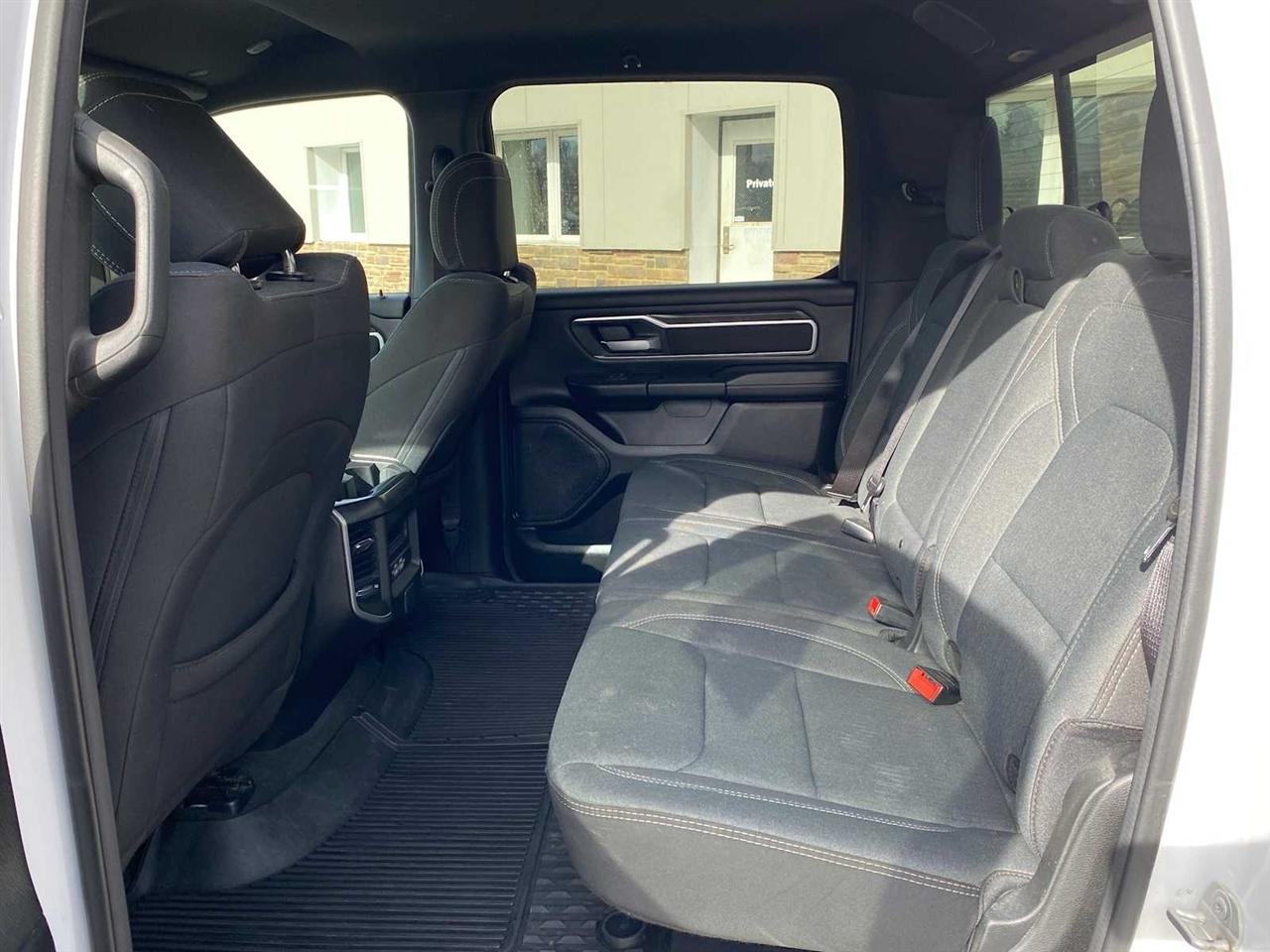 RAM 1500 Big Horn Crew Cab SWB 4WD 2023