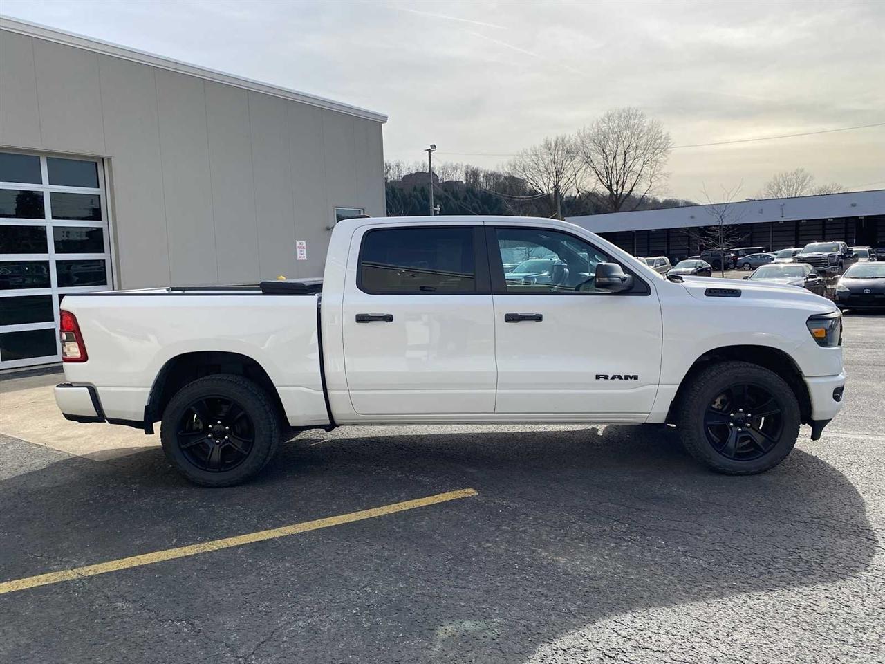 RAM 1500 Big Horn Crew Cab SWB 4WD 2023