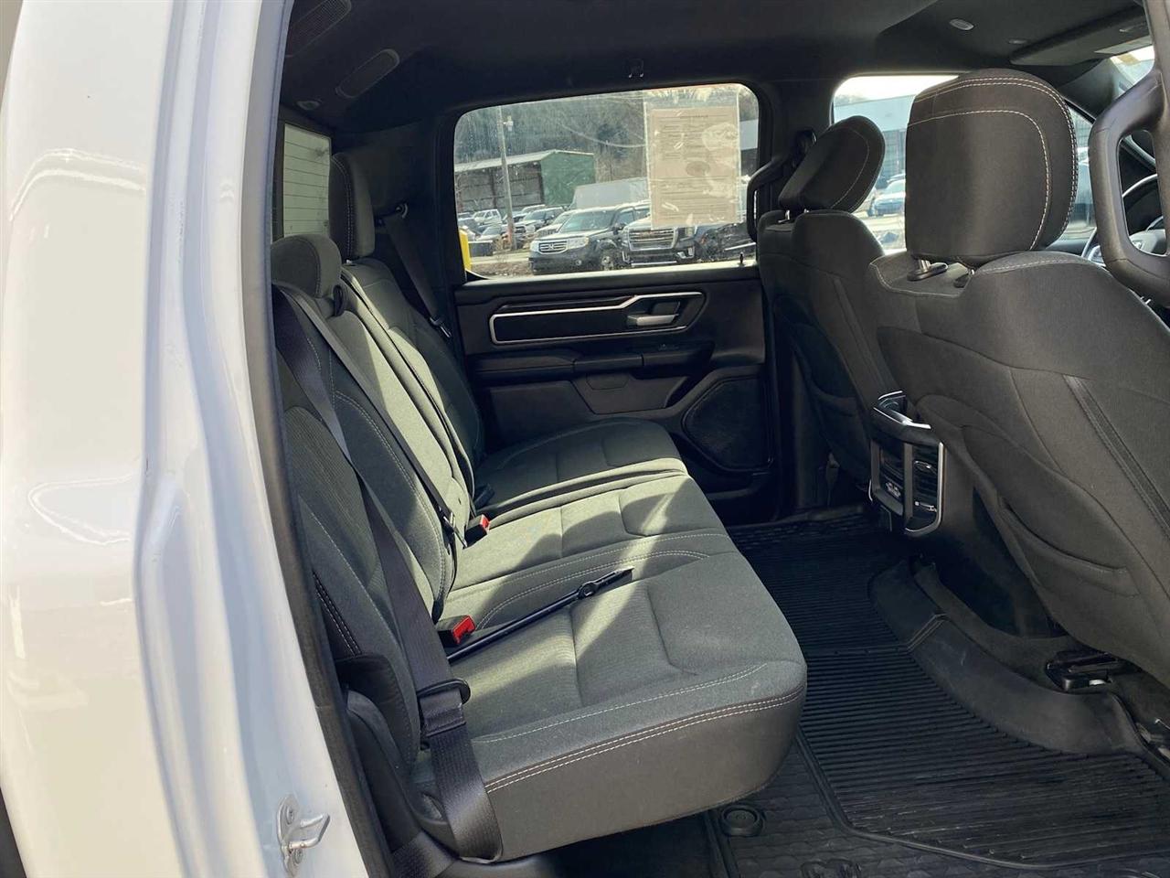 RAM 1500 Big Horn Crew Cab SWB 4WD 2023