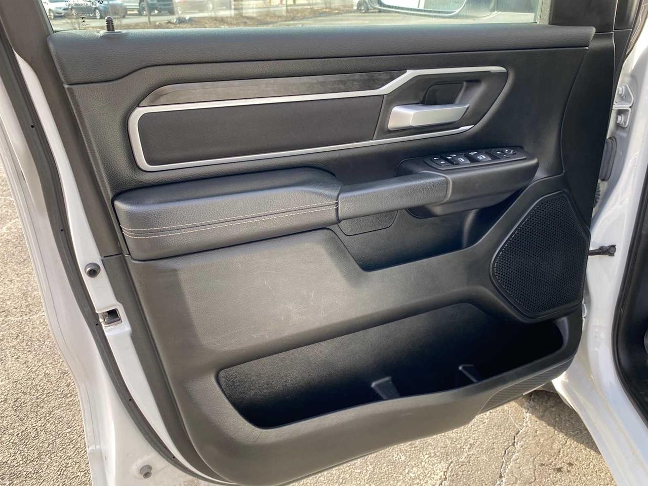 RAM 1500 Big Horn Crew Cab SWB 4WD 2023