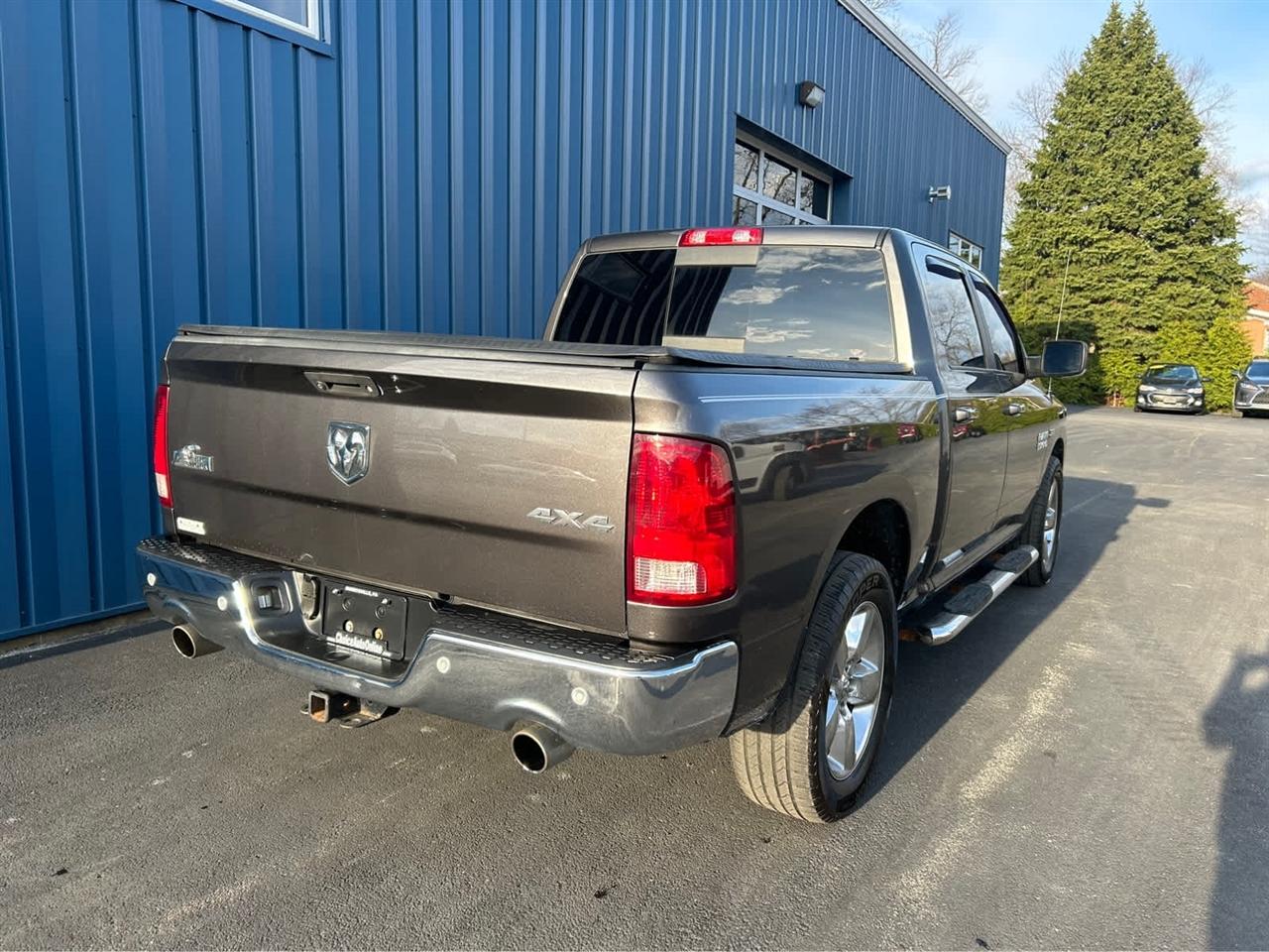 RAM 1500 SLT Crew Cab SWB 4WD 2018