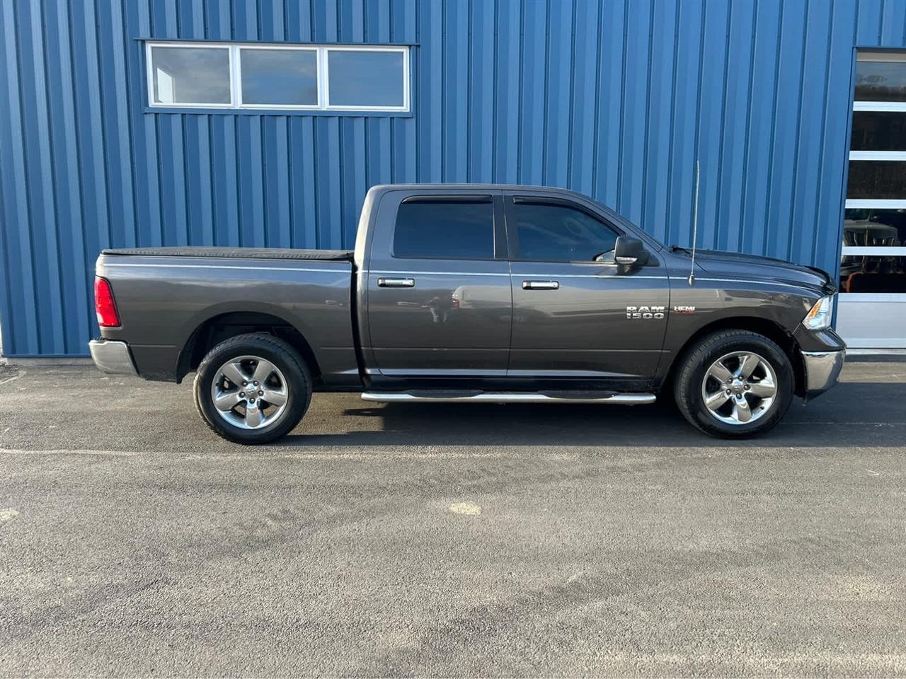 RAM 1500 SLT Crew Cab SWB 4WD 2018