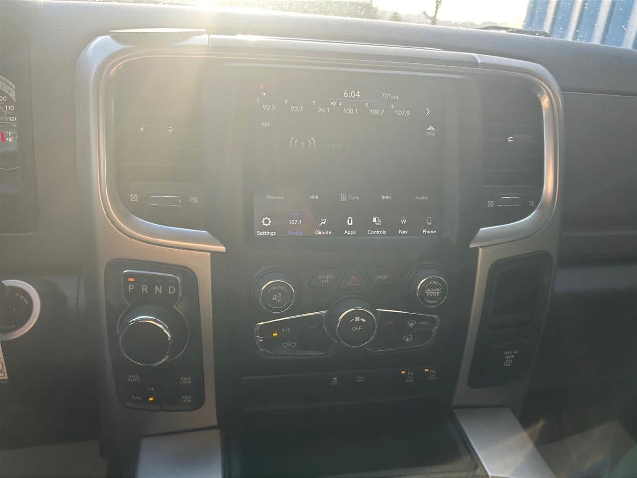 RAM 1500 SLT Crew Cab SWB 4WD 2018