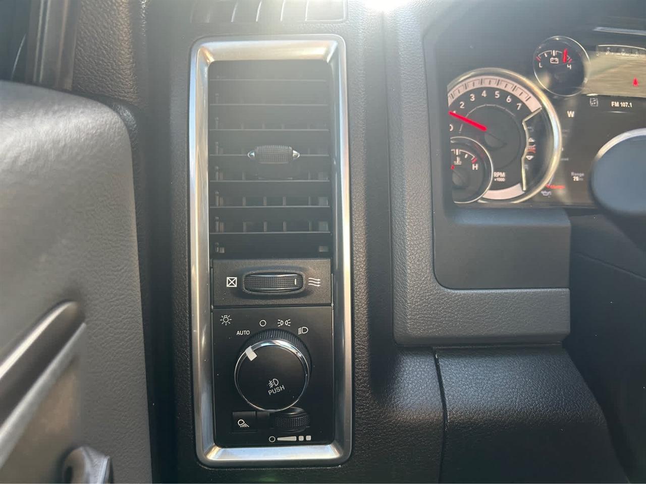 RAM 1500 SLT Crew Cab SWB 4WD 2018