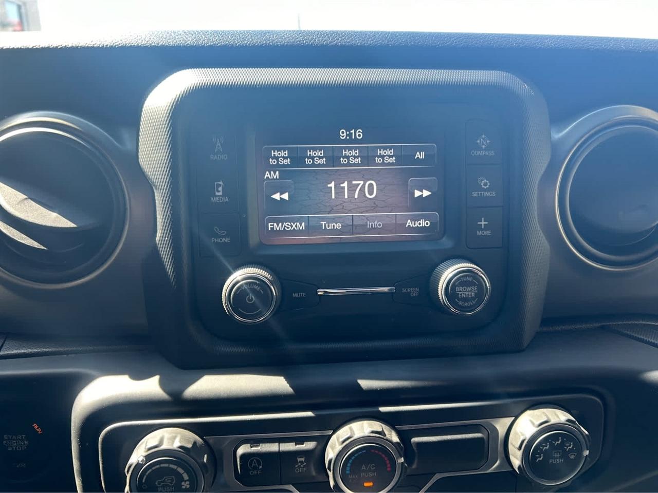 Jeep Wrangler Sport 4WD 2019