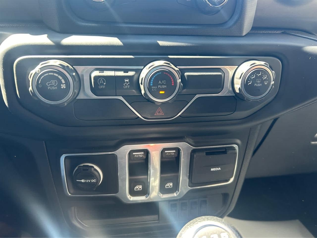 Jeep Wrangler Sport 4WD 2019