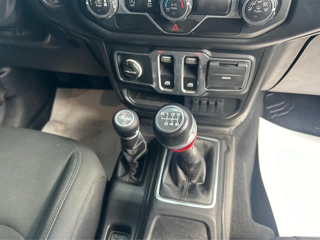 Jeep Wrangler Sport 4WD 2019