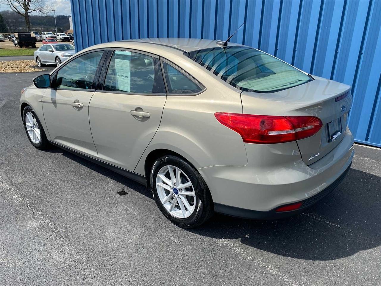 Ford Focus SE Sedan 2016